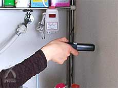 トイレ側の壁は60V/m