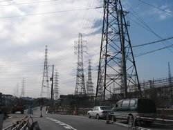 大阪府門真市・電磁波の街から：大阪府門真市の送電線